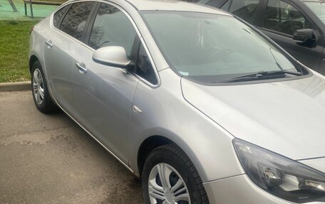 Opel Astra J, 2014 год, 610 000 рублей, 3 фотография