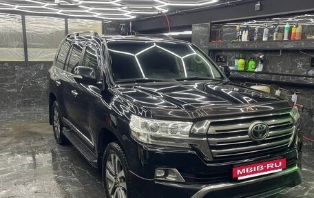 Toyota Land Cruiser 200, 2016 год, 7 300 000 рублей, 4 фотография