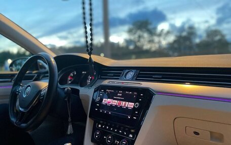 Volkswagen Passat B8 рестайлинг, 2019 год, 1 950 000 рублей, 19 фотография