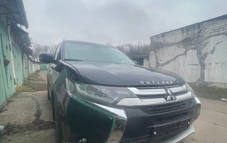 Mitsubishi Outlander III рестайлинг 3, 2016 год, 1 399 000 рублей, 2 фотография