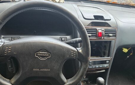 Nissan Maxima VIII, 2000 год, 150 000 рублей, 4 фотография