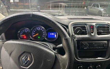 Renault Logan II, 2017 год, 245 000 рублей, 8 фотография