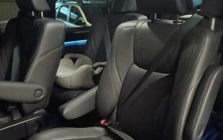 Toyota HiAce H300, 2021 год, 7 500 000 рублей, 3 фотография