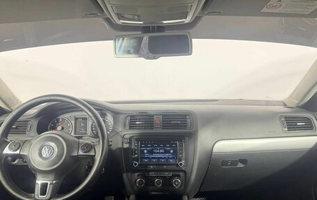 Volkswagen Jetta VI, 2011 год, 750 000 рублей, 17 фотография