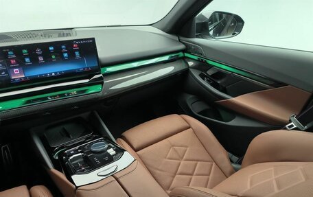 BMW 5 серия, 2025 год, 11 970 000 рублей, 14 фотография