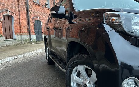 Toyota Land Cruiser Prado 150 рестайлинг 2, 2017 год, 3 700 000 рублей, 6 фотография