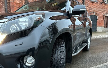 Toyota Land Cruiser Prado 150 рестайлинг 2, 2017 год, 3 700 000 рублей, 5 фотография