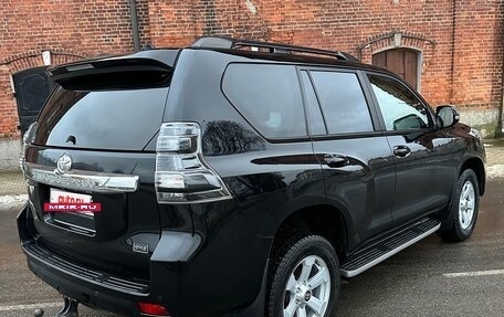 Toyota Land Cruiser Prado 150 рестайлинг 2, 2017 год, 3 700 000 рублей, 8 фотография
