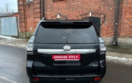 Toyota Land Cruiser Prado 150 рестайлинг 2, 2017 год, 3 700 000 рублей, 10 фотография