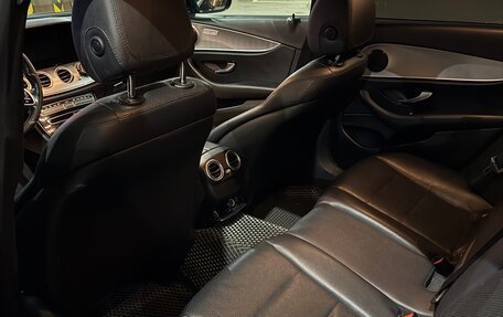 Mercedes-Benz E-Класс, 2019 год, 1 490 000 рублей, 6 фотография