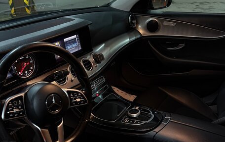 Mercedes-Benz E-Класс, 2019 год, 1 490 000 рублей, 5 фотография