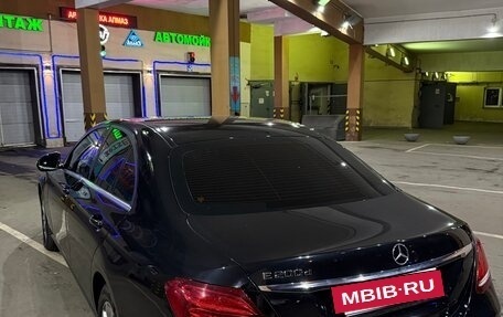 Mercedes-Benz E-Класс, 2019 год, 1 490 000 рублей, 4 фотография