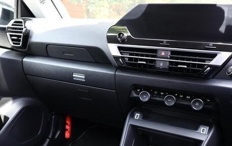 Citroen C4, 2022 год, 1 390 000 рублей, 9 фотография