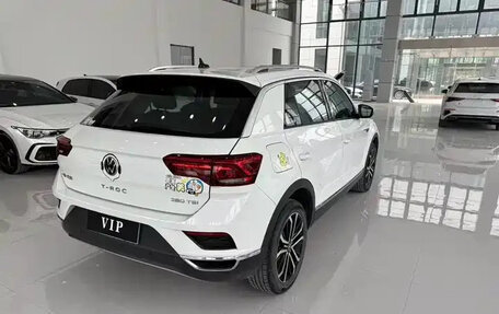 Volkswagen T-Roc I, 2022 год, 1 750 143 рублей, 6 фотография