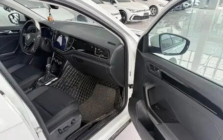 Volkswagen T-Roc I, 2022 год, 1 750 143 рублей, 10 фотография