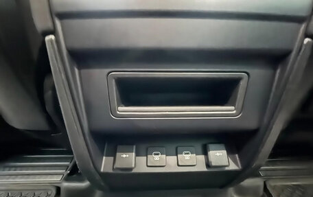 Land Rover Defender II, 2021 год, 5 700 000 рублей, 28 фотография