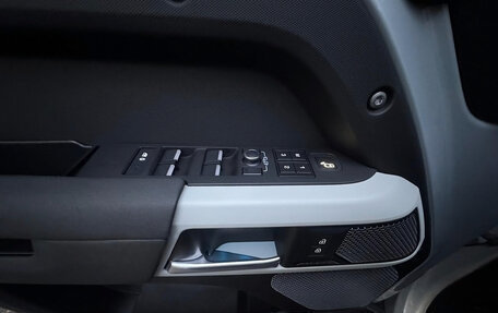 Land Rover Defender II, 2021 год, 5 700 000 рублей, 32 фотография