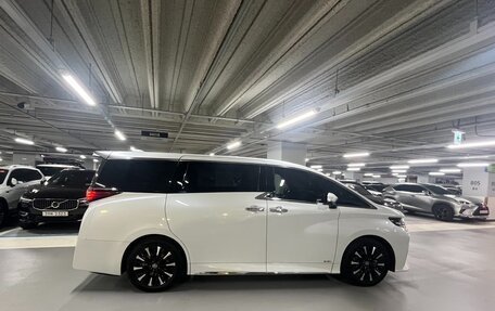 Toyota Alphard, 2024 год, 11 000 000 рублей, 4 фотография