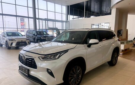 Toyota Highlander, 2024 год, 6 099 000 рублей, 2 фотография