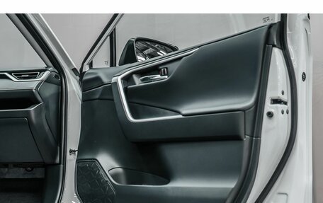 Toyota RAV4, 2025 год, 4 060 000 рублей, 17 фотография