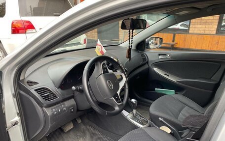 Hyundai Solaris II рестайлинг, 2011 год, 650 000 рублей, 5 фотография