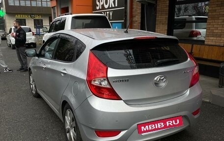 Hyundai Solaris II рестайлинг, 2011 год, 650 000 рублей, 4 фотография