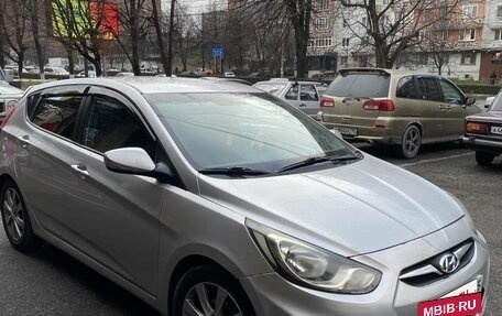 Hyundai Solaris II рестайлинг, 2011 год, 650 000 рублей, 2 фотография