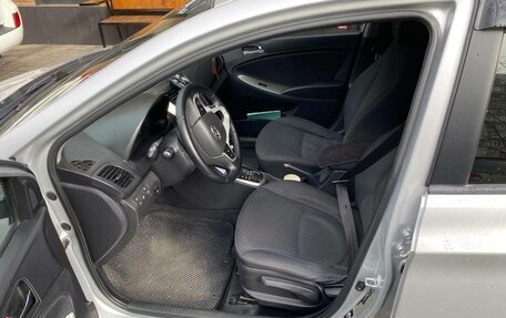 Hyundai Solaris II рестайлинг, 2011 год, 650 000 рублей, 9 фотография