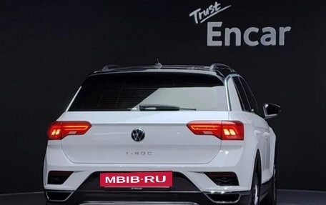 Volkswagen T-Roc I, 2022 год, 1 980 000 рублей, 4 фотография