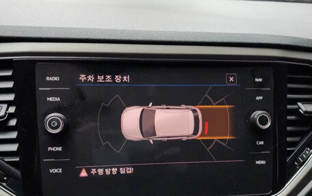 Volkswagen T-Roc I, 2022 год, 1 980 000 рублей, 16 фотография