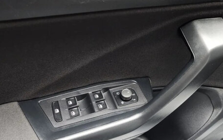 Volkswagen T-Roc I, 2022 год, 1 980 000 рублей, 19 фотография