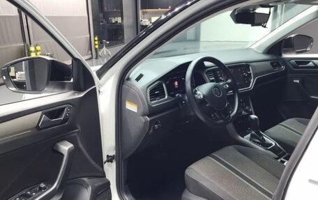 Volkswagen T-Roc I, 2022 год, 1 980 000 рублей, 10 фотография