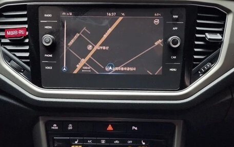 Volkswagen T-Roc I, 2022 год, 1 980 000 рублей, 15 фотография