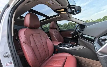 BMW 3 серия, 2022 год, 2 999 999 рублей, 13 фотография