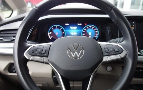 Volkswagen Multivan, 2022 год, 5 550 000 рублей, 9 фотография