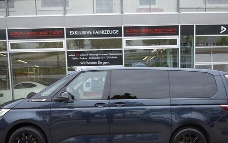 Volkswagen Multivan, 2022 год, 5 550 000 рублей, 3 фотография