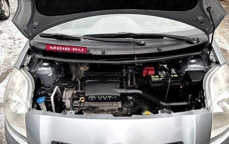 Toyota Yaris III рестайлинг, 2008 год, 595 000 рублей, 3 фотография