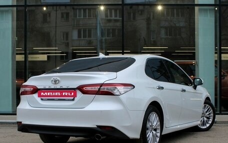 Toyota Camry, 2019 год, 2 900 000 рублей, 5 фотография