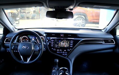 Toyota Camry, 2019 год, 2 900 000 рублей, 11 фотография