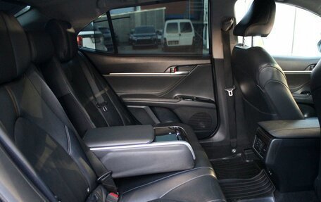 Toyota Camry, 2019 год, 2 900 000 рублей, 10 фотография