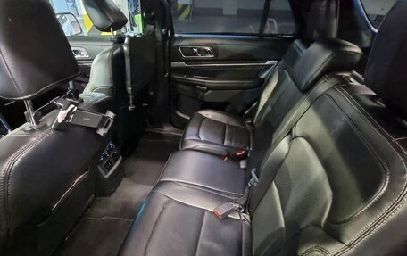 Ford Explorer VI, 2019 год, 2 800 000 рублей, 13 фотография