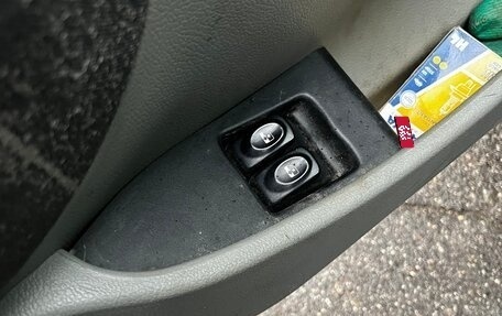 Renault Kangoo II рестайлинг, 2004 год, 330 000 рублей, 22 фотография