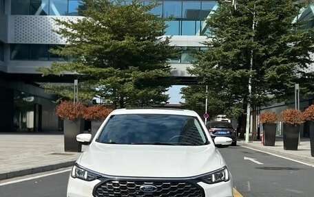 Ford Escort, 2022 год, 1 216 000 рублей, 2 фотография