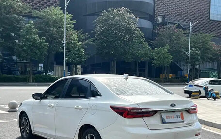 Ford Escort, 2022 год, 1 216 000 рублей, 3 фотография