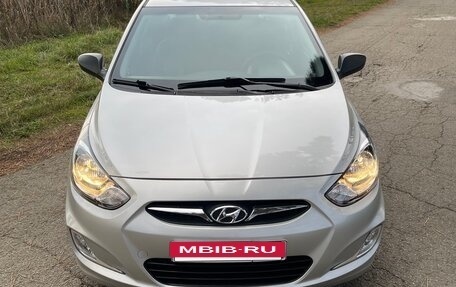 Hyundai Solaris II рестайлинг, 2013 год, 720 000 рублей, 2 фотография