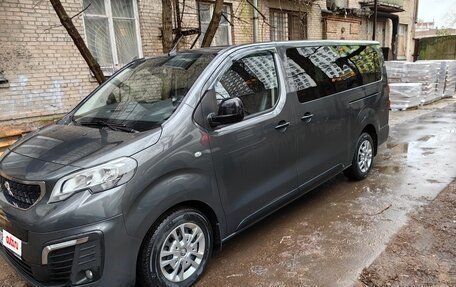 Peugeot Traveller I, 2021 год, 2 800 000 рублей, 2 фотография