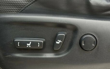 Toyota Land Cruiser Prado 150 рестайлинг 2, 2012 год, 3 120 000 рублей, 18 фотография