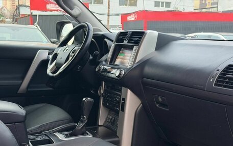 Toyota Land Cruiser Prado 150 рестайлинг 2, 2012 год, 3 120 000 рублей, 34 фотография