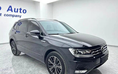 Volkswagen Tiguan II, 2021 год, 2 120 000 рублей, 1 фотография