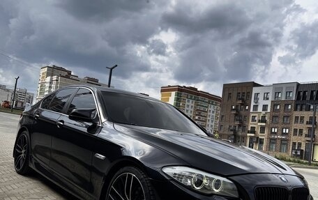 BMW 5 серия, 2011 год, 1 390 000 рублей, 2 фотография